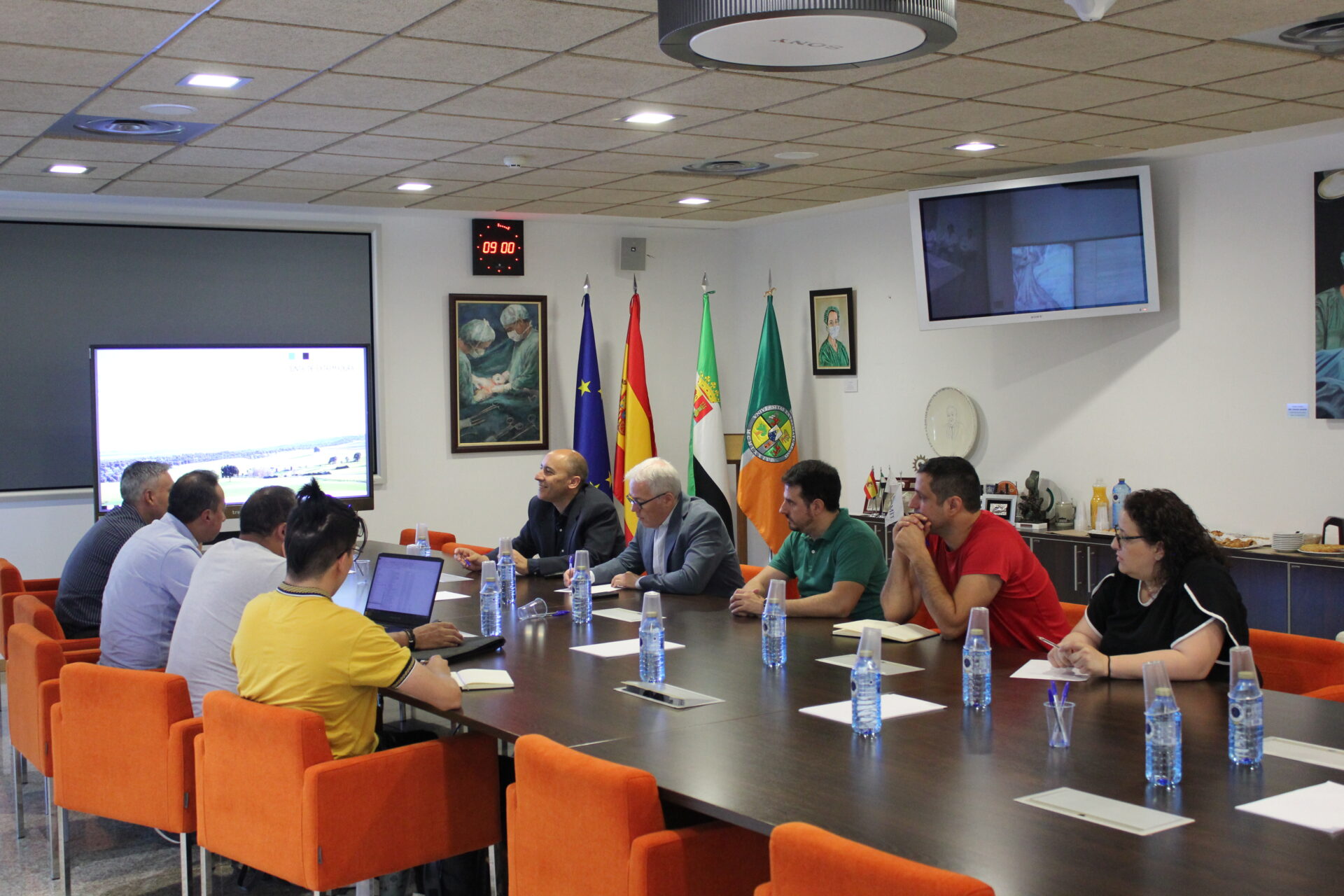 COMPUTAEX recibe la visita de una delegación de ingenieros e investigadores de Colombia