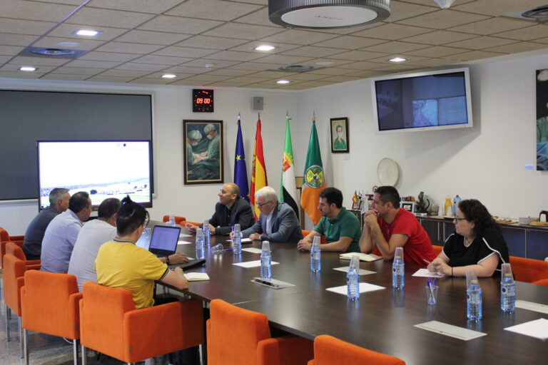 COMPUTAEX recibe la visita de una delegación de ingenieros e investigadores de Colombia