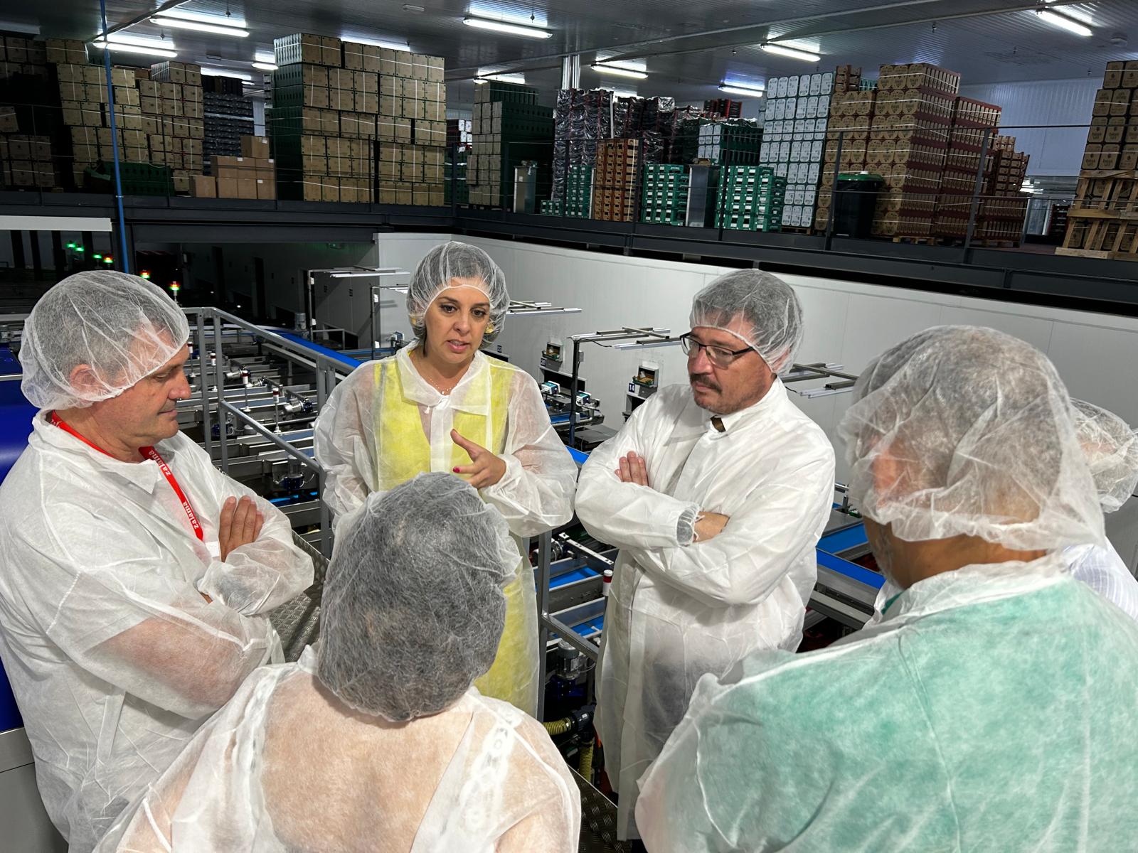 Guillermo Santamaría muestra el apoyo de la Junta de Extremadura al sector de la cereza
