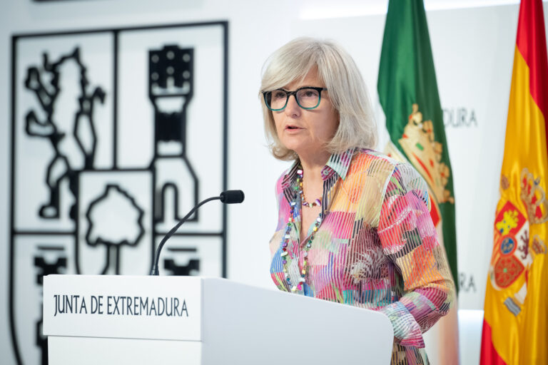 La Junta de Extremadura aprueba ayudas de hasta 10.800 euros para los jóvenes que compren su vivienda en pequeños municipios