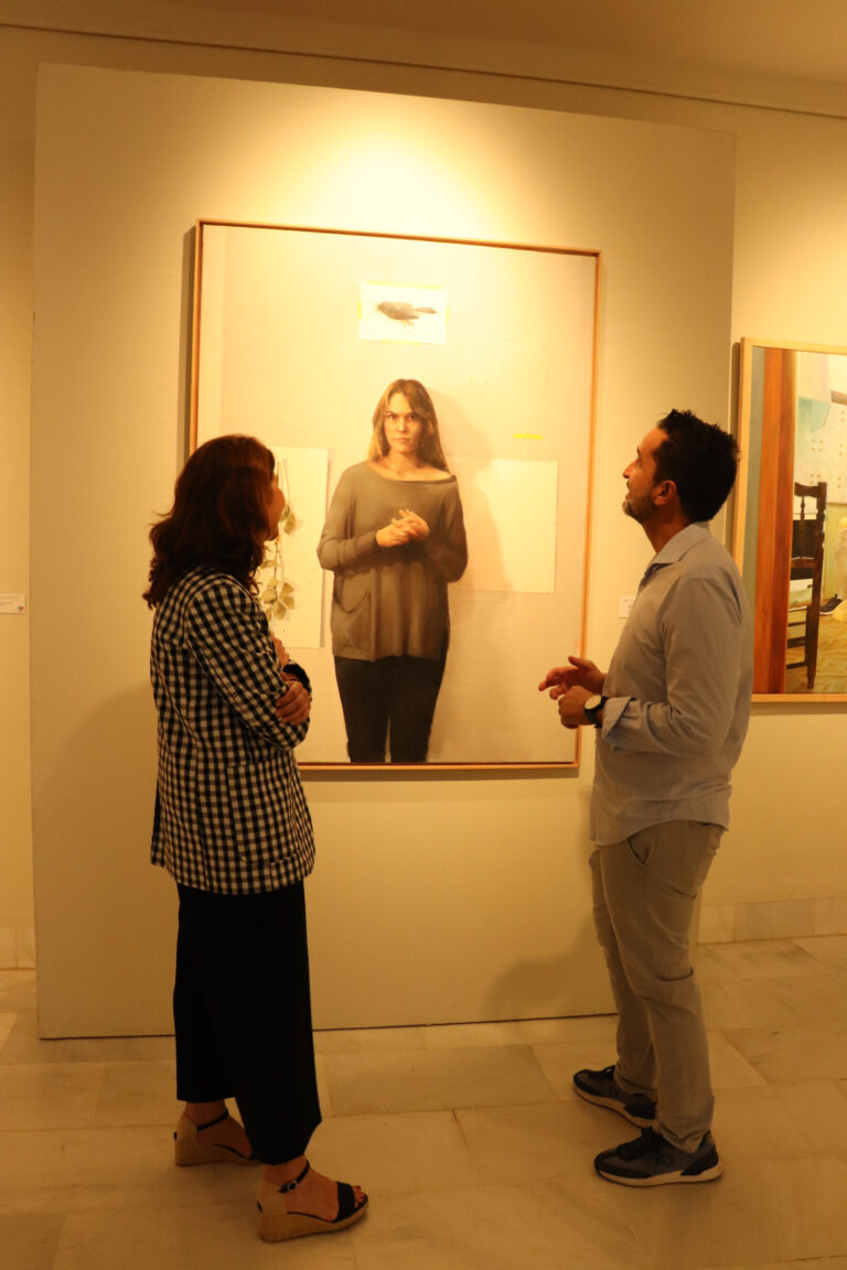 La Sala Vaquero Poblador se engalana de estilo libre con 21 pinturas finalistas del Premio Eugenio Hermoso, que han ganado dos mujeres