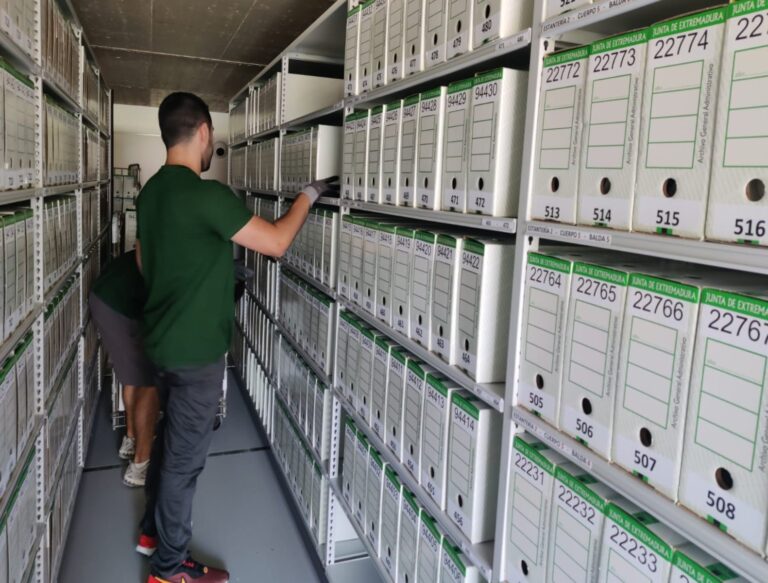 El Archivo General de Extremadura recibe sus primeros fondos documentales procedentes del Archivo Central de la Junta