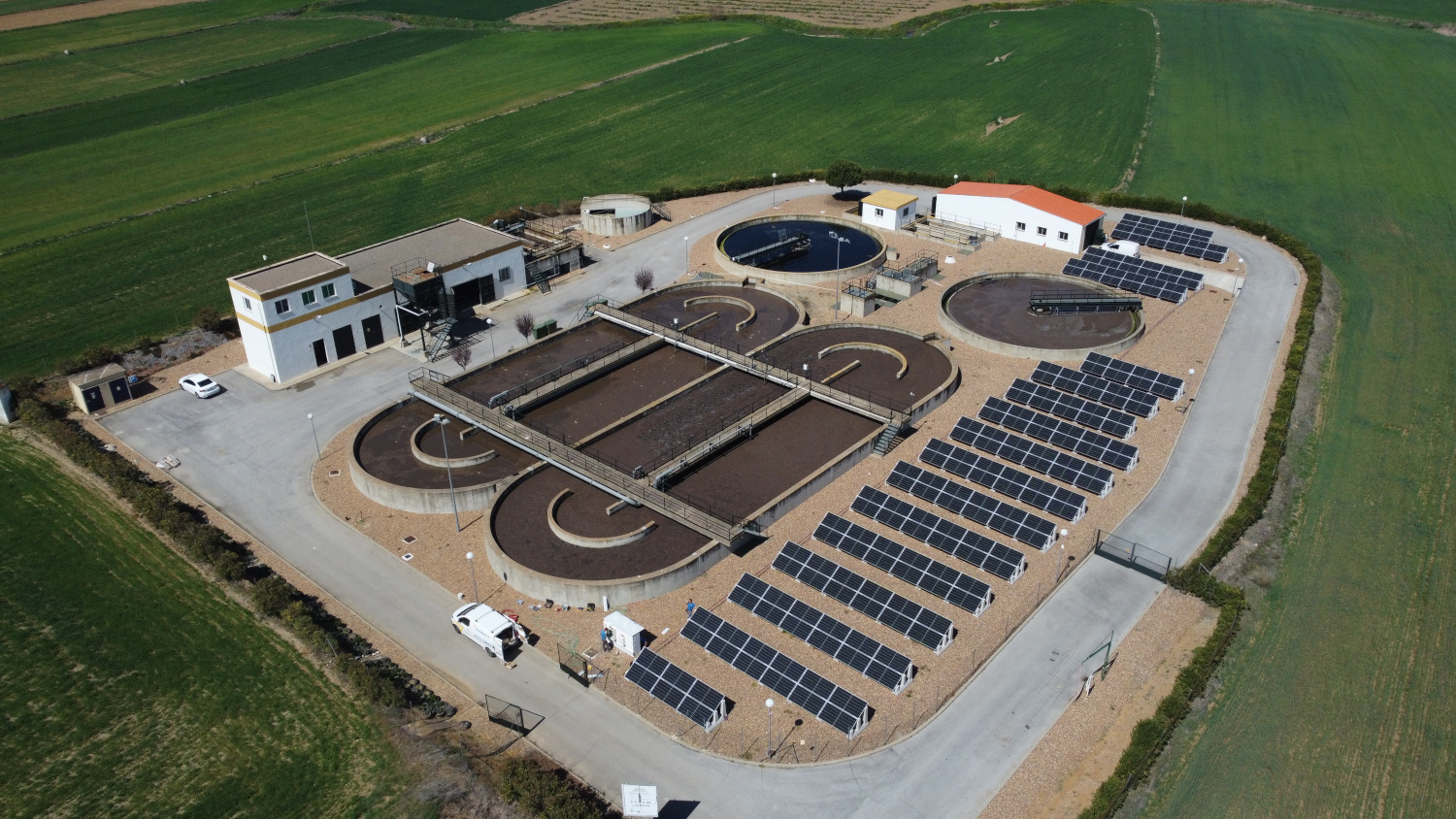 El agua depurada por Promedio en un año llenaría 6.800 piscinas olímpicas