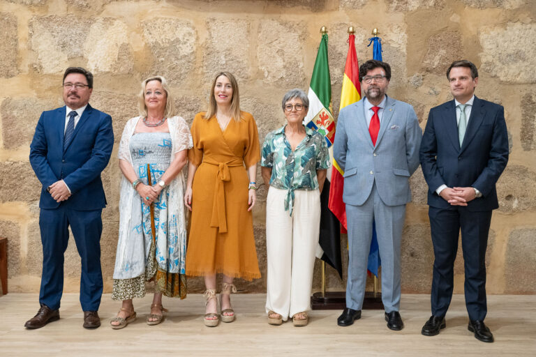 La Junta firma con los agentes sociales y económicos el Plan director de Políticas Activas de Empleo para Extremadura 2024-2027