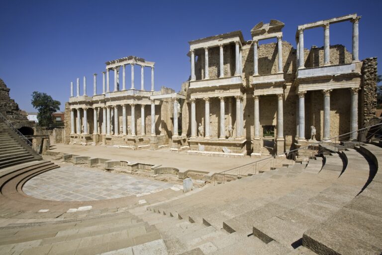 Periodistas de Italia conocen el Festival de Mérida y el patrimonio histórico de Extremadura
