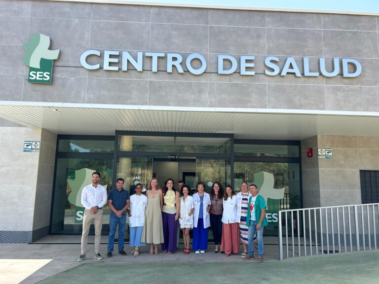 Sara Gª Espada inaugura el nuevo Centro de Salud de Logrosán, en el que se han invertido más de 3 millones de euros
