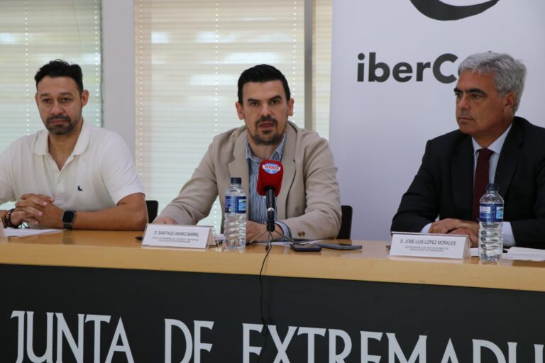 La Fundación Jóvenes y Deportes renueva su acuerdo de colaboración con Ibercaja para potenciar los valores del deporte en Extremadura