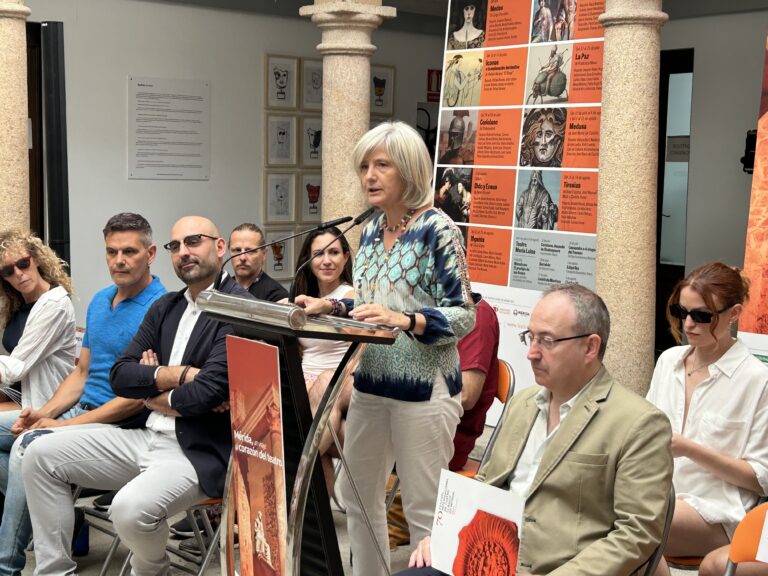 Bazaga destaca la repercusión socioeconómica del Festival de Mérida en la presentación de ‘Coriolano’, de Shakespeare