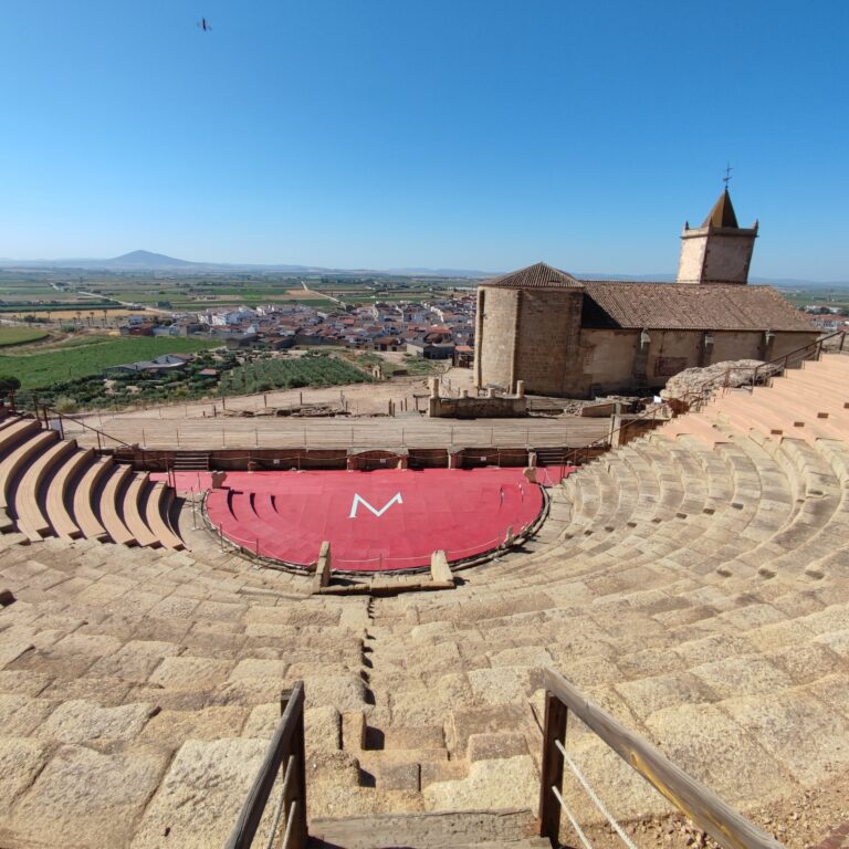 La Junta refuerza la protección del patrimonio con la elaboración de un protocolo de uso respetuoso del Teatro Romano de Medellín