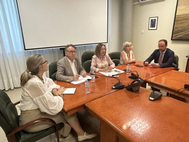 La Junta constituye la Comisión Sectorial de Industrialización, Energía y Política Agraria para seguir ahondando en el diálogo con sindicatos y patronal