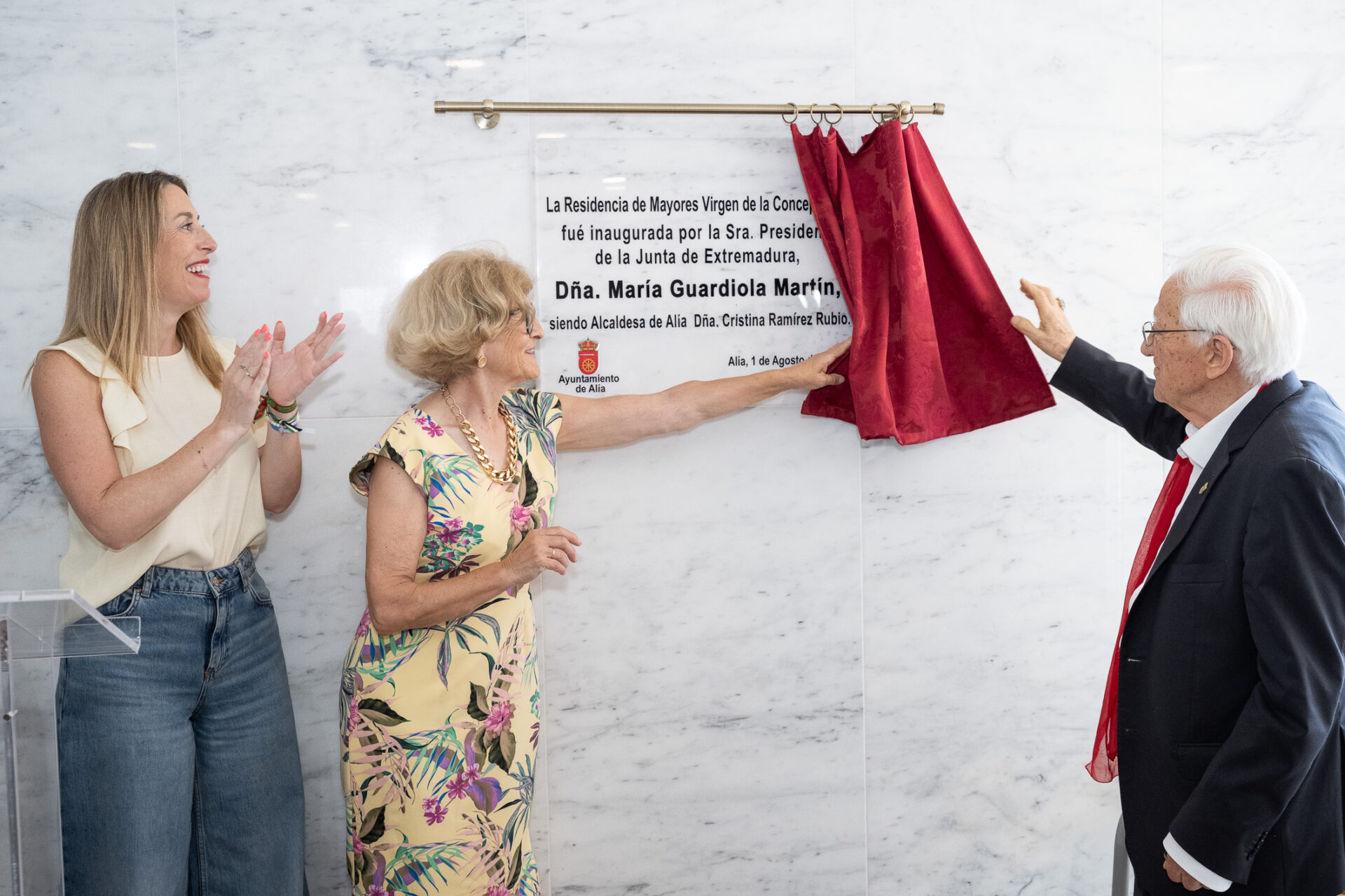 María Guardiola inaugura la residencia de Alía, un “ejemplo de colaboración” y de “esfuerzo colectivo” para el cuidado de las personas mayores y dependientes