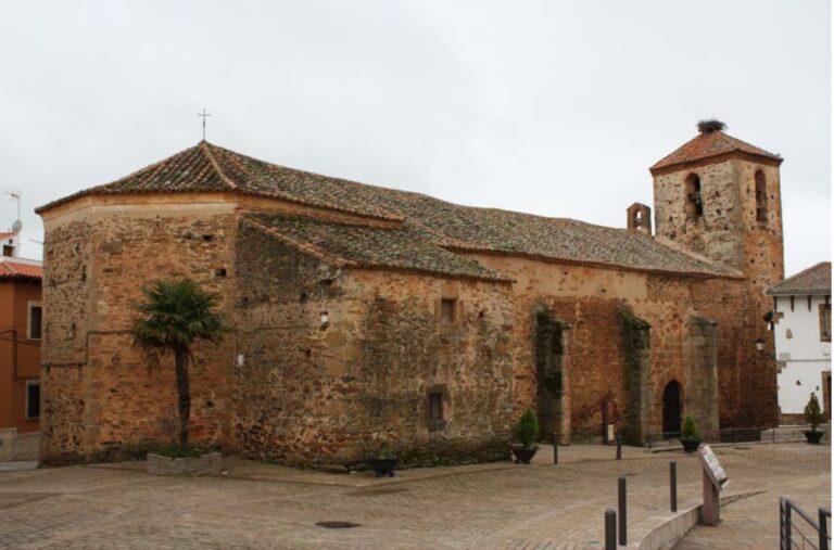 La Junta de Extremadura y la Diócesis de Plasencia firman un convenio para restaurar la Iglesia de Santa Catalina en Romangordo