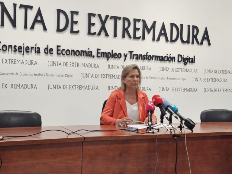 El paro desciende en Extremadura en 919 personas en el mes de julio registrando la cifra más baja de la serie histórica