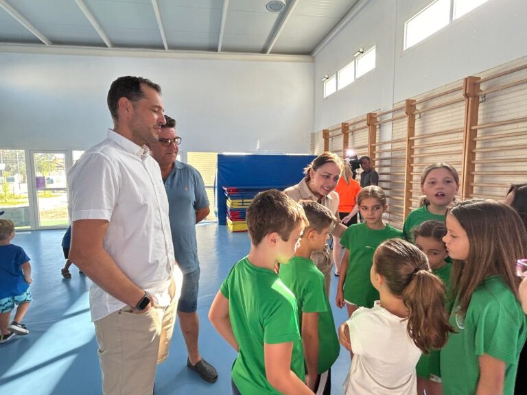 La secretaria general de Igualdad visita la ludoteca de Torreorgaz y destaca la importancia de estos servicios de conciliación en el entorno rural