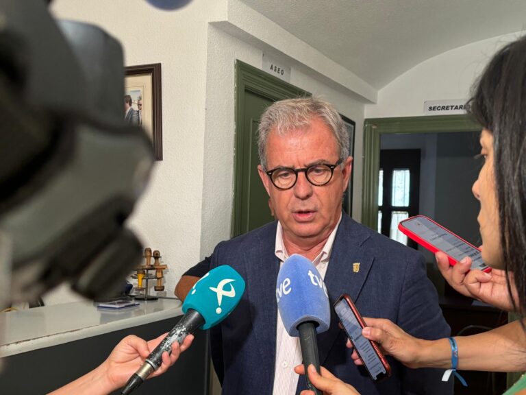La Junta de Extremadura se reúne con los vecinos de Oliva de Plasencia para resolver sus dudas sobre la instalación de la planta de biometano