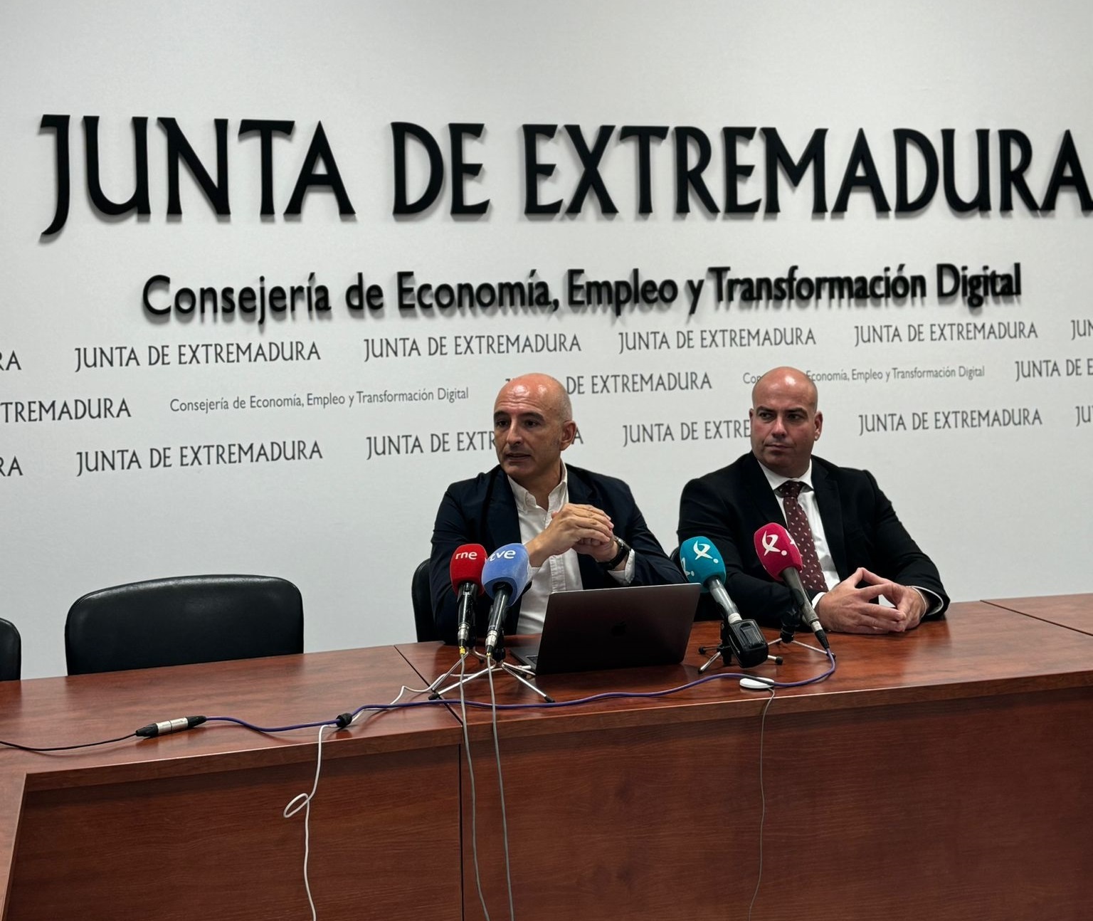 La Junta presenta un nuevo paquete formativo del Plan de Talento Digital para recualificar a egresados no digitales y fomentar el empleo en sectores de alta demanda