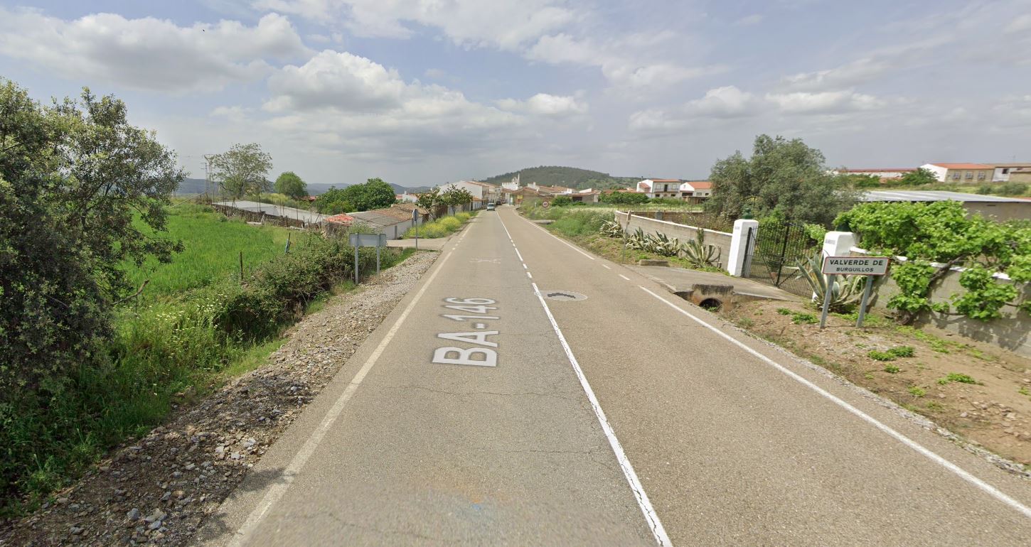 Diputación de Badajoz formaliza contratos para tratamientos superficiales en varias carreteras provinciales por casi 600.000€