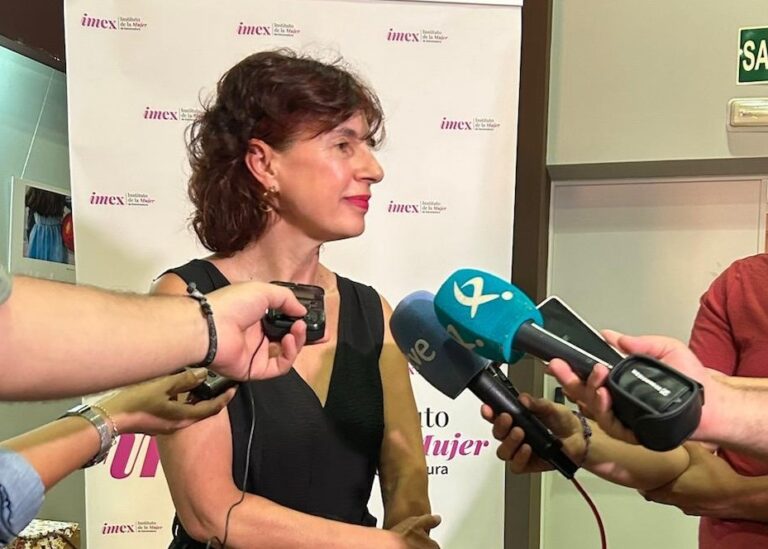 El Instituto de la Mujer diversifica el Programa Respiro e incluye actividad acuática y excursión a una zona rural, además del tradicional viaje a la playa