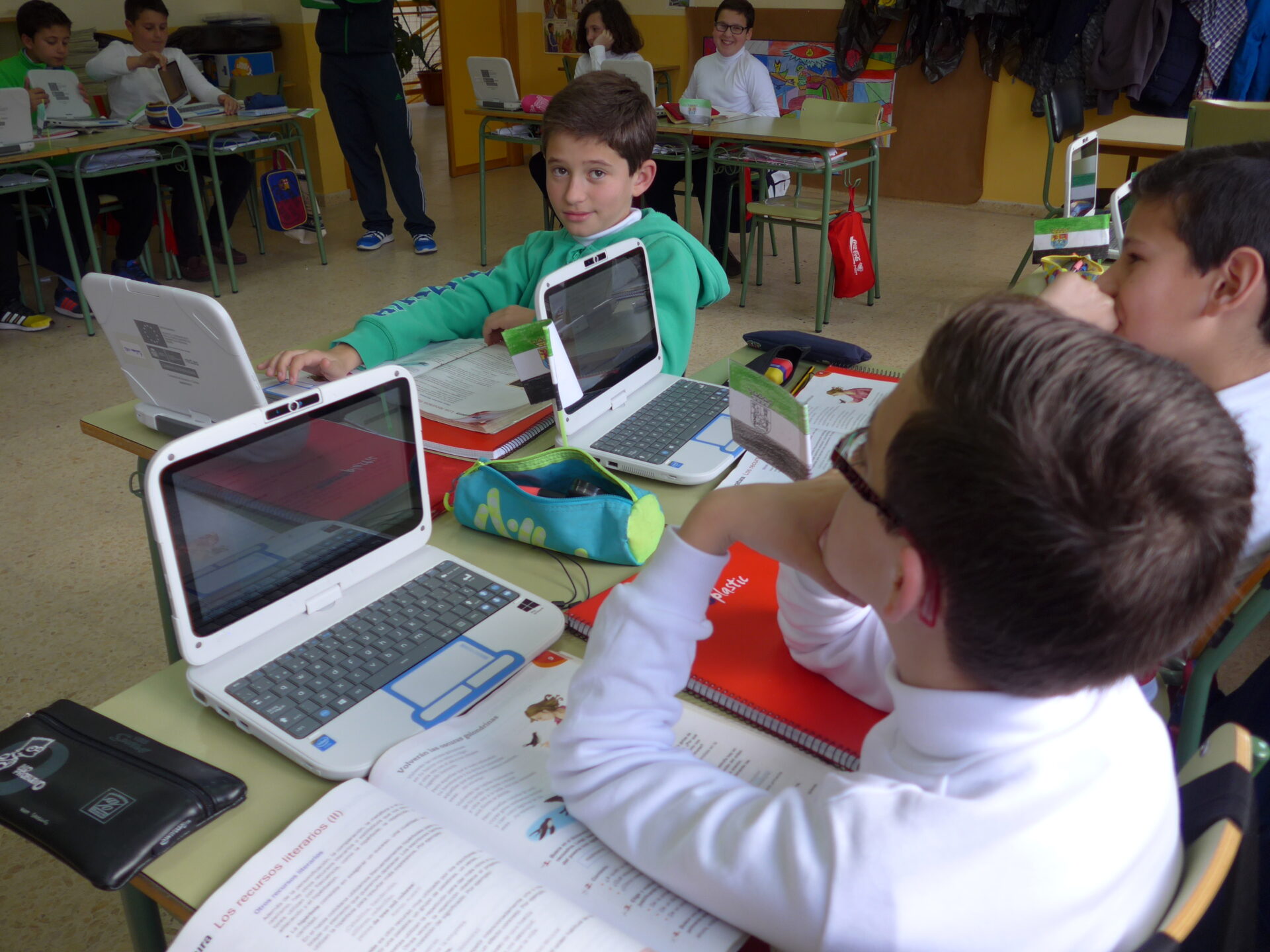 Educación concede 5,3 millones de euros para la dotación de libros a los centros públicos y 1,1 millones de euros a los centros concertados