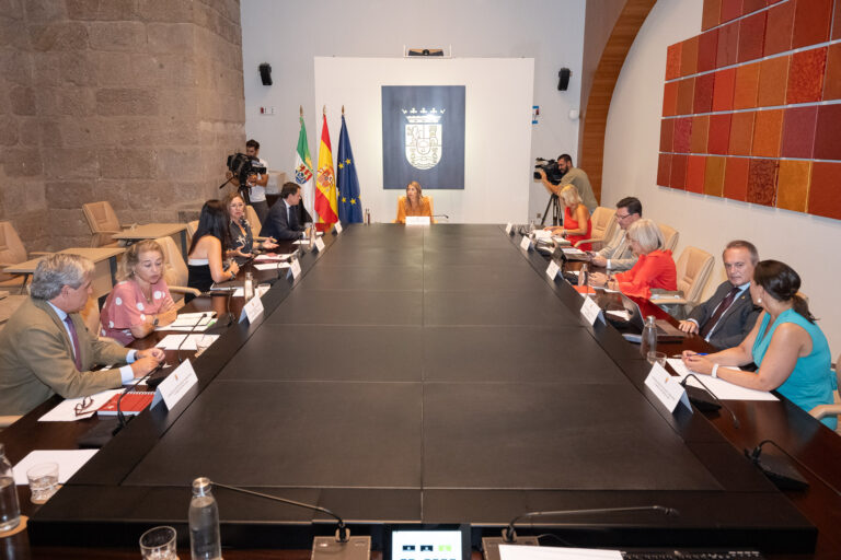 El Ejecutivo da el primer paso para la tramitación del Anteproyecto de Ley de Cohesión e Igualdad Territorial de Extremadura