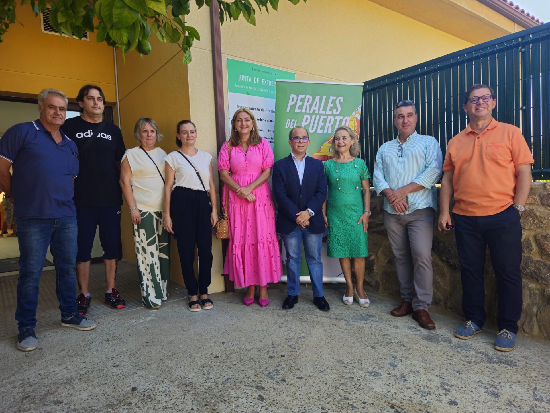 La consejera de Educación anuncia que este otoño se licitan las obras para terminar el nuevo CEIP Virgen de la Peña de Perales del Puerto