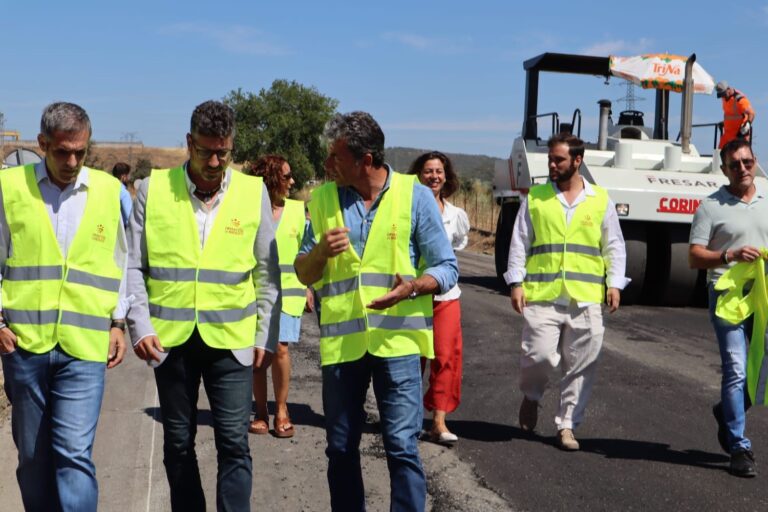 La carretera que une la N-435 y la EX112, en Valuengo, contará en noviembre con mejor firme, señalización y seguridad vial