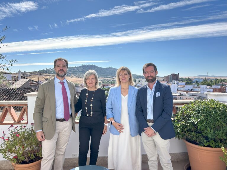 La consejera Victoria Bazaga anima a las empresas extremeñas a solicitar las ayudas a la calidad turística