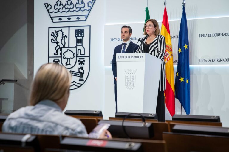 La Junta avanza en la estrategia de asesoramiento al sector ganadero con visitas informativas a ganaderos y una Guía de Sanidad Animal