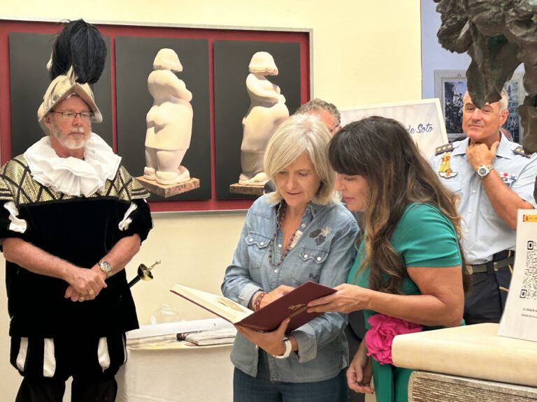 Victoria Bazaga inaugura la exposición ‘El legado español en los Estados Unidos de América’