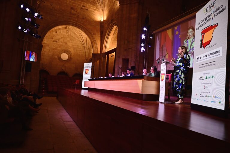 Mercedes Morán clausura el IV Congreso Ibérico Agropecuario y Forestal en Cáceres