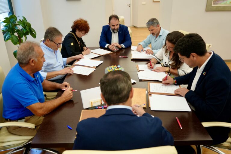 La Diputación de Badajoz acuerda con los sindicatos la renovación de la relación de puestos de trabajo