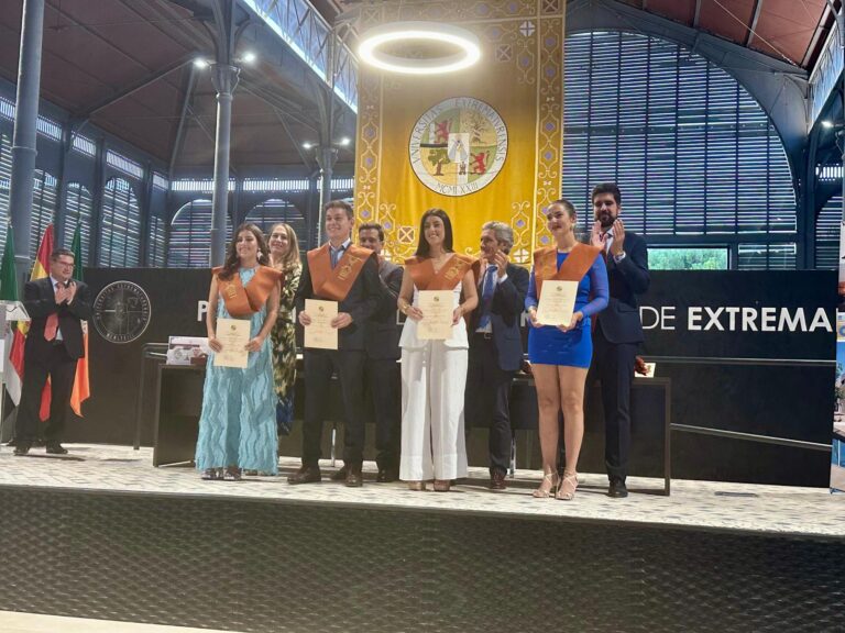 La Junta felicita a la nueva promoción de ingenieros industriales formados en la Universidad de Extremadura con perfiles excelentes