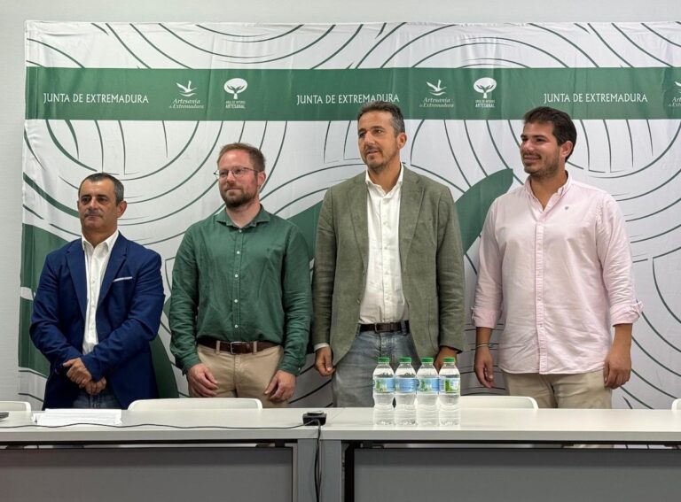 El secretario general de Economía, Empresa y Comercio presenta los vídeos promocionales de los tres municipios de interés artesanal