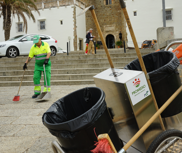 Promedio activa el refuerzo de limpieza viaria y recogida de residuos para la Feria de Zafra