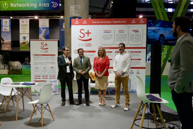 Miguel Ángel Gallardo visita el Foro Greencities de Málaga, donde la Diputación ha promocionado su Smart Provincia
