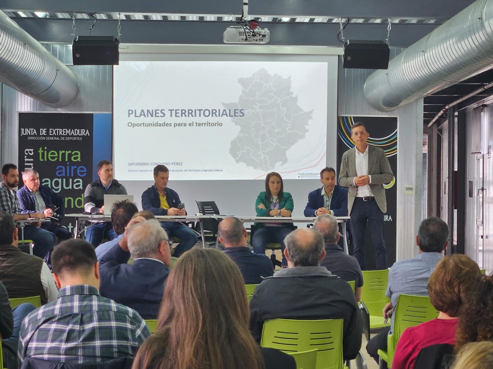 La Junta presenta a 29 municipios el Plan Territorial de Valle del Ambroz, Tierras de Granadilla y Las Hurdes, con hasta 75.000 euros de ayuda para planes de urbanismo