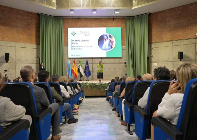 Guardiola anuncia una nueva línea de ayudas para la cría en pureza de razas ganaderas autóctonas en la inauguración de la Feria de Zafra