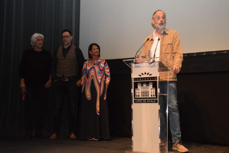 El Teatro López de Ayala programa quince obras, jornadas de debate, una clase magistral y un taller de luz negra en la 47 Festival Internacional de Teatro de Badajoz