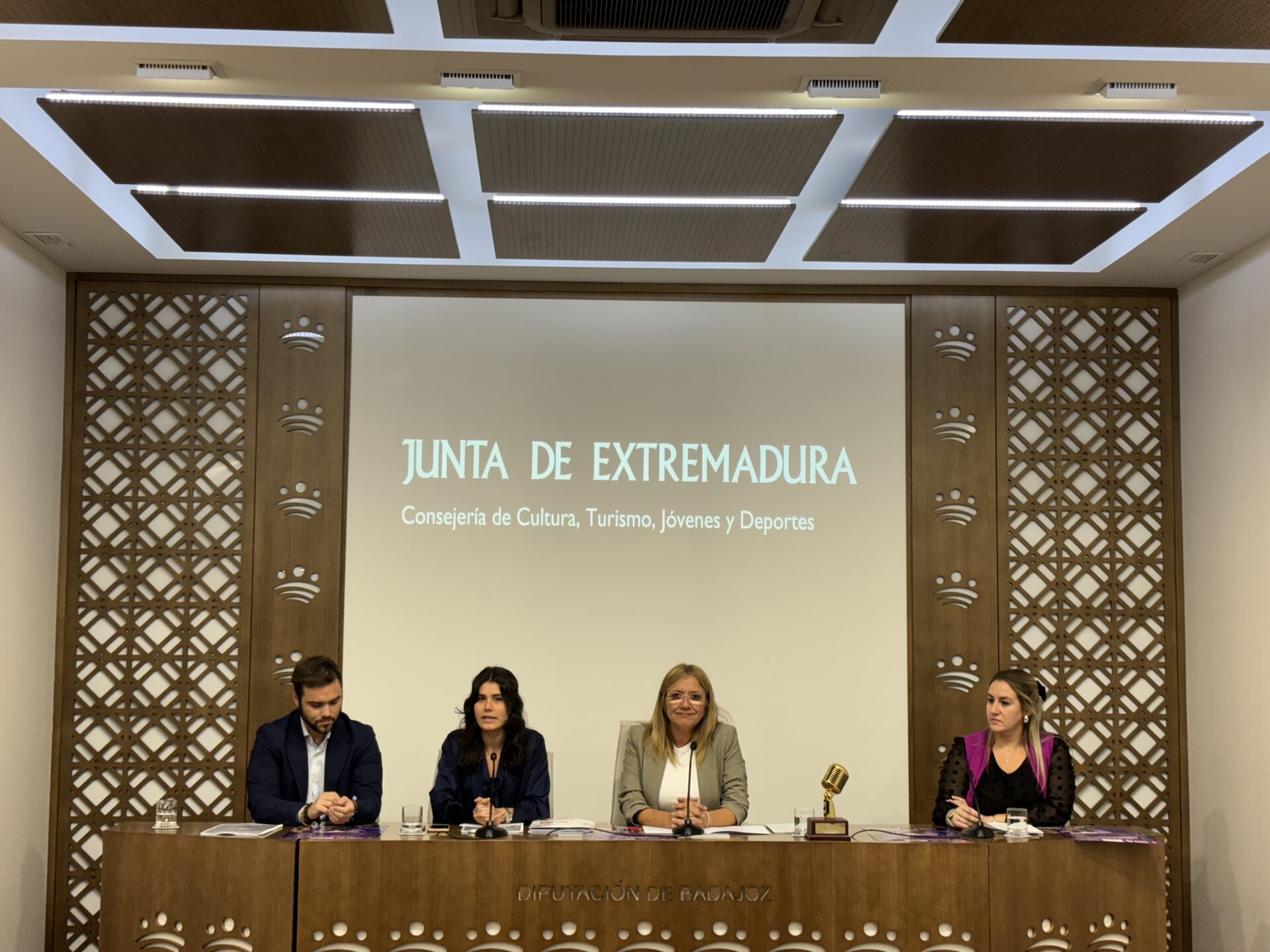 El Festival de la Canción de Jerez de los Caballeros seleccionará durante el mes de octubre a los participantes de su Gala final