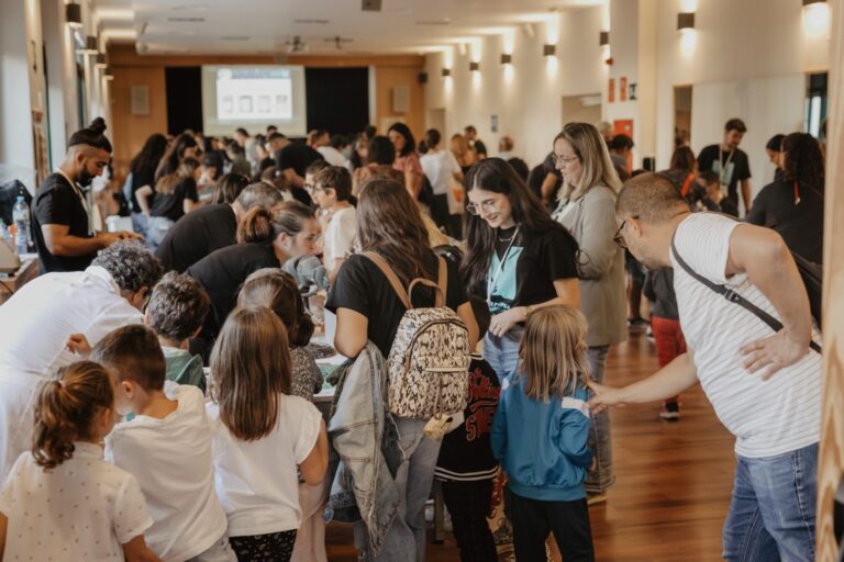 Casi 4.000 personas asisten a la Noche Europea de los Investigadores de la UEx