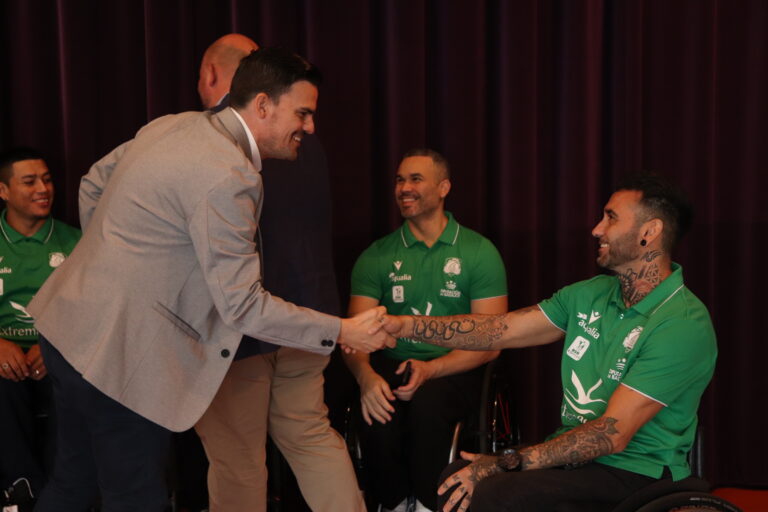 La Junta reafirma su compromiso con la inclusión y la igualdad en el deporte en la presentación del Mideba Extremadura