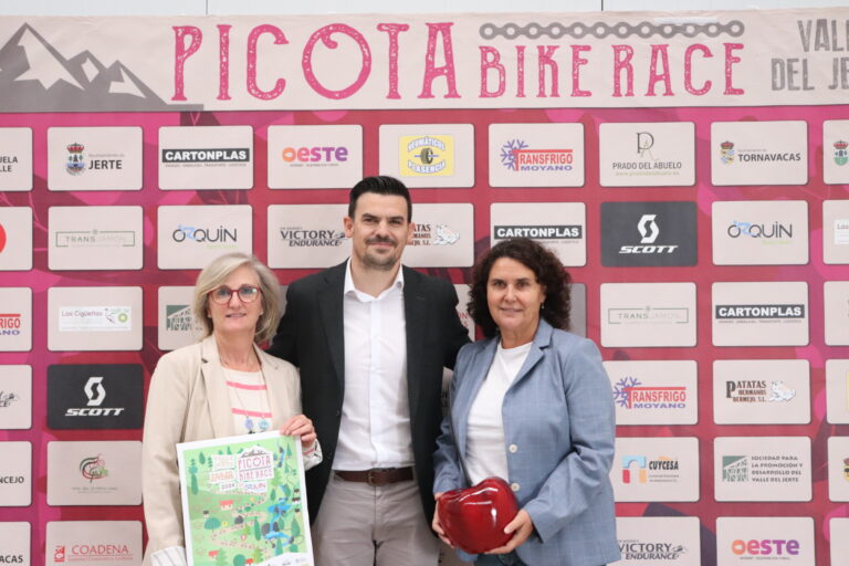 La Junta de Extremadura apoya la Picota Bike Race para impulsar el turismo deportivo en el Valle del Jerte