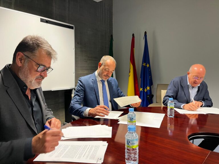 La Junta de Extremadura y GPEX suscriben dos acuerdos de actuación ante situaciones de posible acoso moral en el entorno laboral
