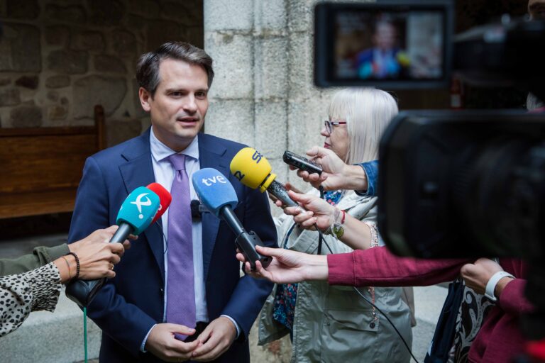 La Junta de Extremadura invertirá 375 millones de euros en los municipios extremeños en 2025, una cifra histórica en la región