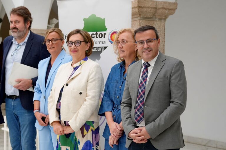 Miguel Ángel Gallardo agradece la labor de la Plataforma del Tercer Sector pues “sois la voz de la ciudadanía”