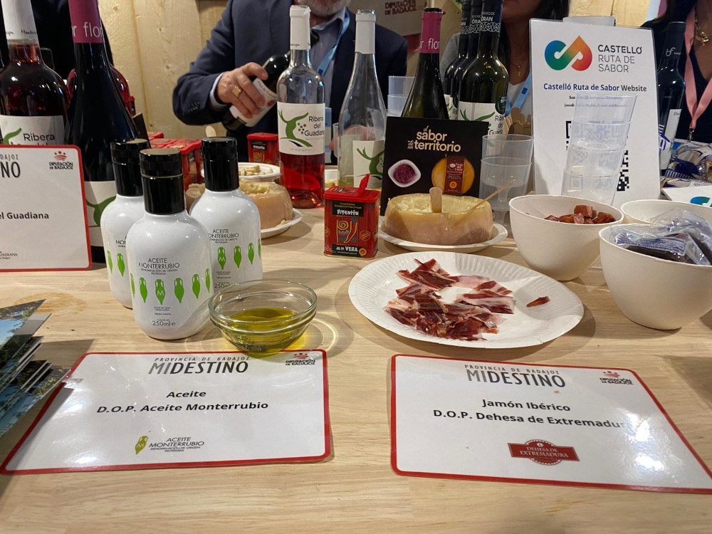 La Diputación de Badajoz lleva los mejores productos de la provincia a  Bruselas