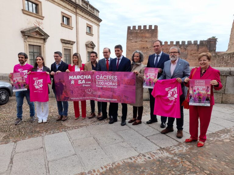 La Junta apoya la Marcha Rosa y la Carrera de la Mujer de Cáceres para fomentar la concienciación sobre el cáncer de mama