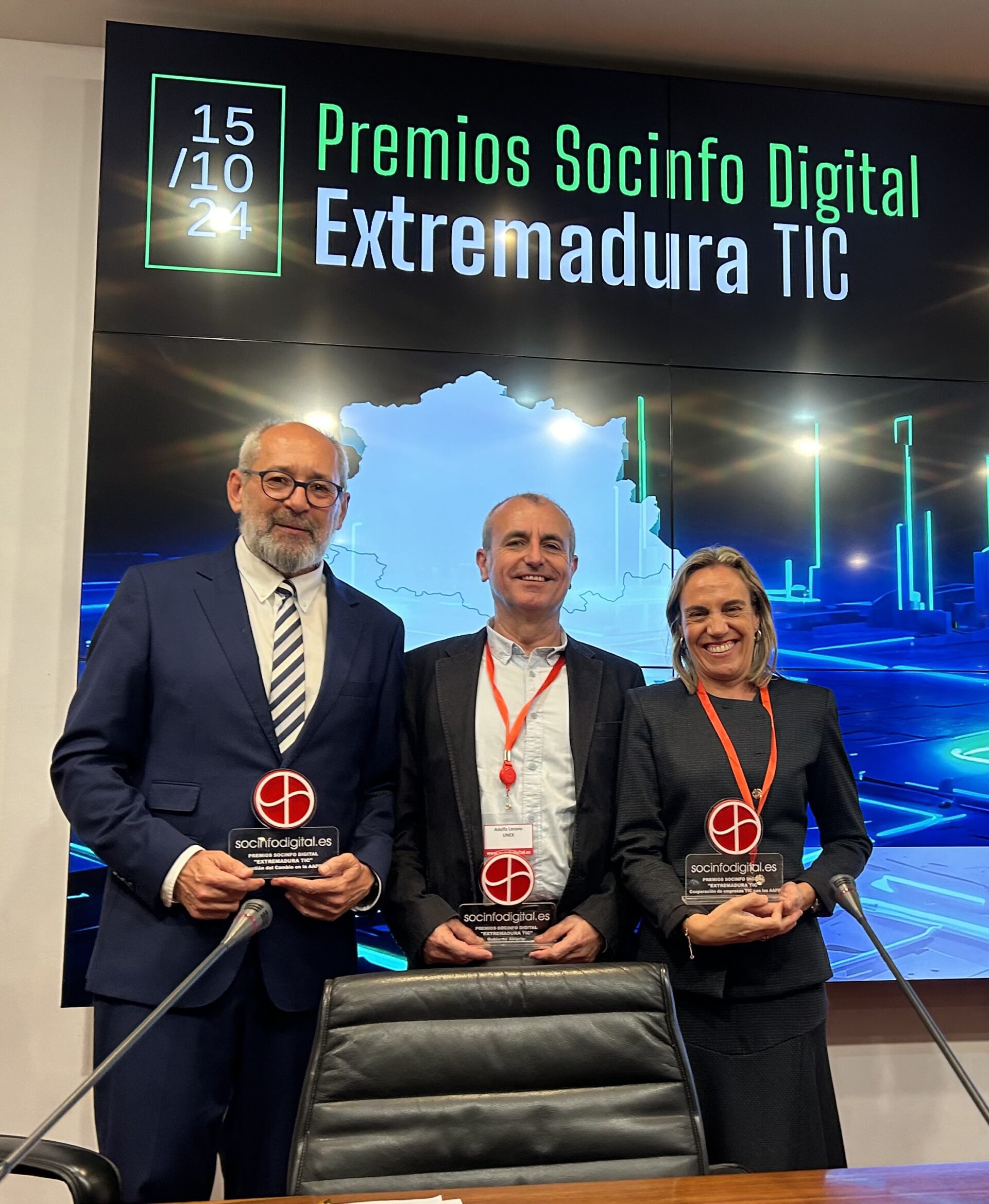 El Plan de Educación y Competencia Digital de Extremadura, el portal de Datos Abiertos de la UEx y Fundecyt reciben Premios SOCINFO Digital Extremadura TIC