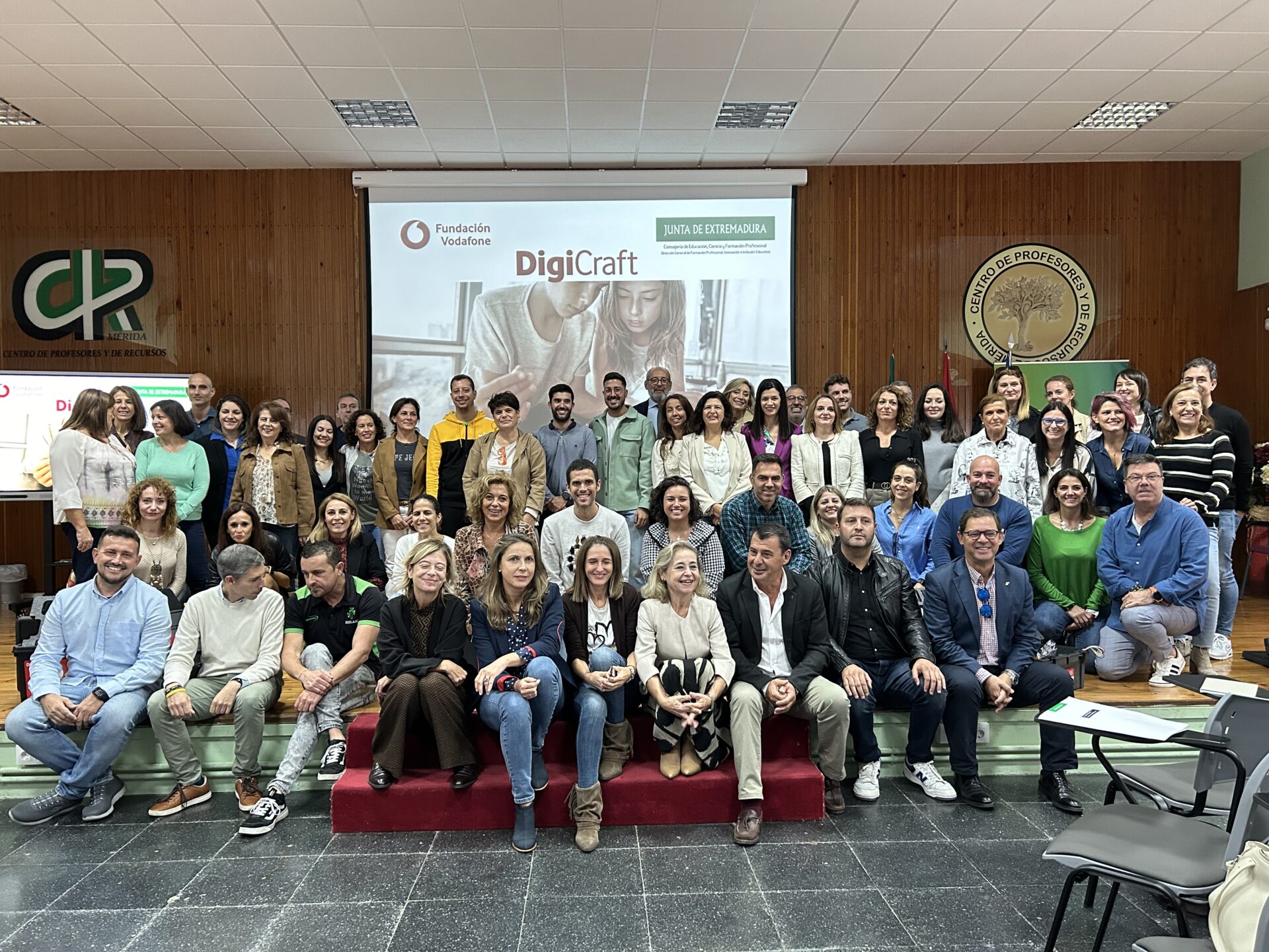 Educación hace entrega de kits con material tecnológico a 50 centros educativos extremeños