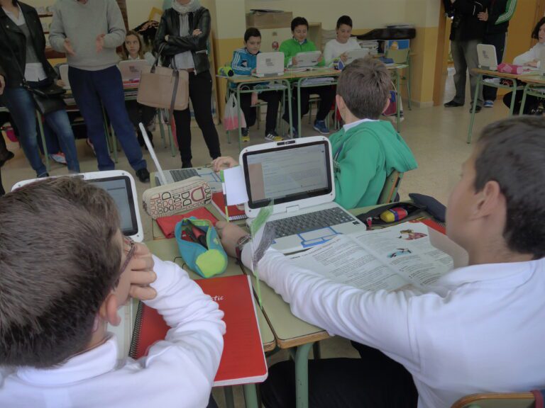 Educación concede más de 42.000 euros a 76 centros concertados para financiar la dotación de libros de texto y de material escolar